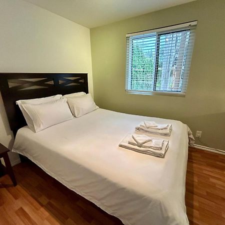 North Nanaimo Gem - Garden-View Room With Private Ensuite Ngoại thất bức ảnh